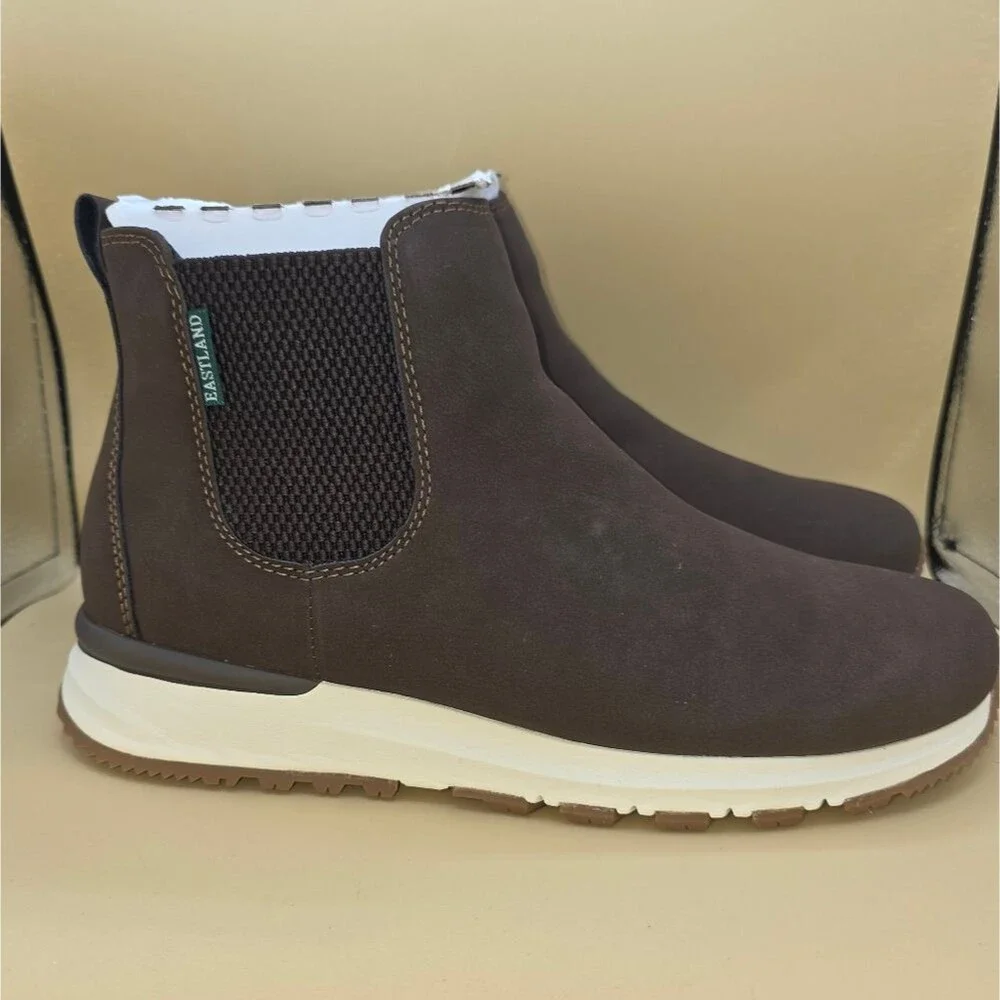 Women's Eastland Woodford Chelsea boots Size 9.5 Brown